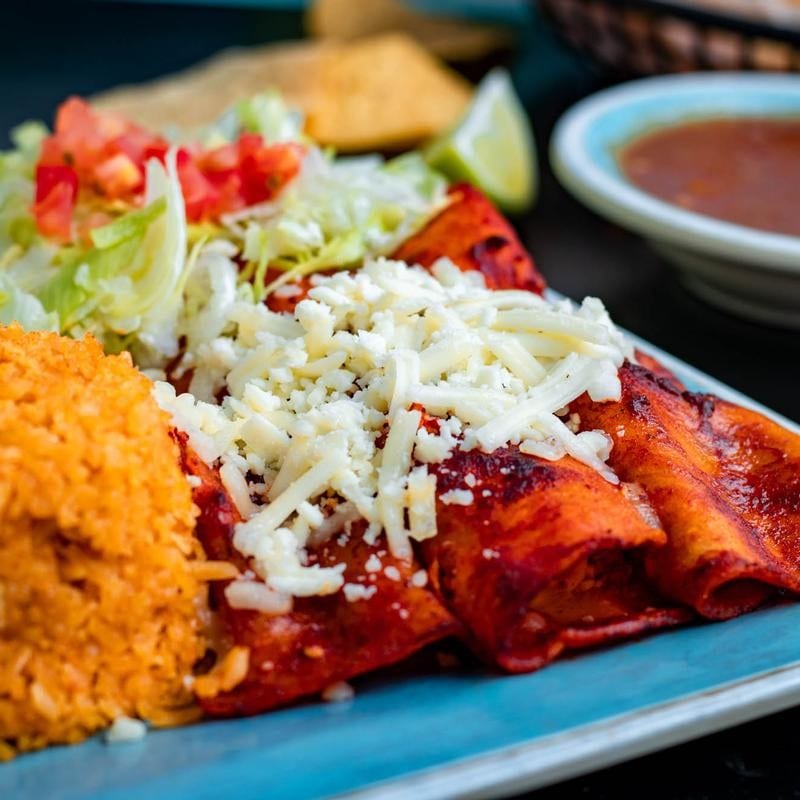 P. 3 Enchiladas Rojas w/ Pollo.