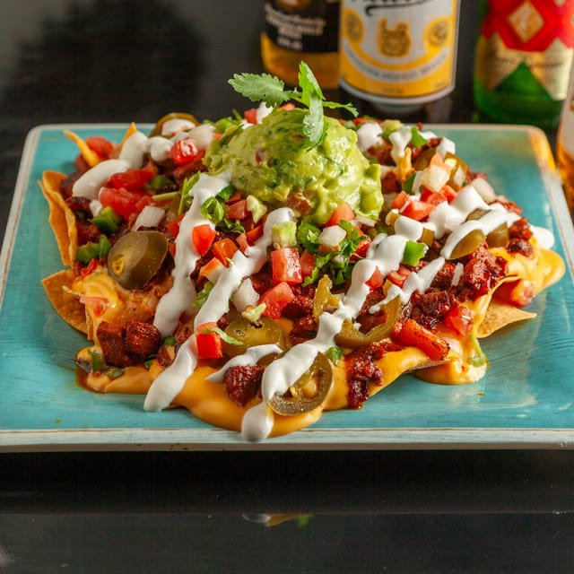 Supreme Nachos / Nacho Supremo.